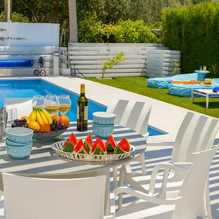 Sunset Family Villa - 1Min Walk To Beach فيلة