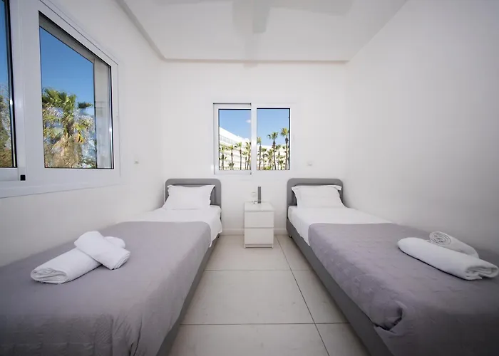 Sunset Family W Heated Pool - 1min Walk To Vila *