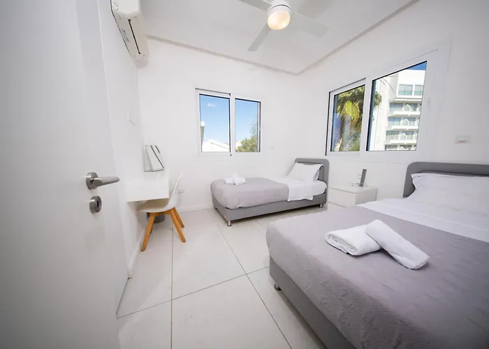 Vila Sunset Family W Heated Pool - 1min Walk To