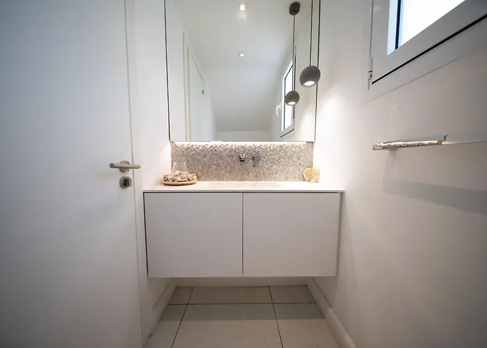 Sunset Family W Heated Pool - 1min Walk To