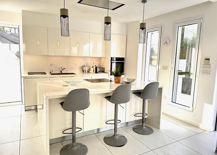 Vila Sunset Family W Heated Pool - 1min Walk To Protaras