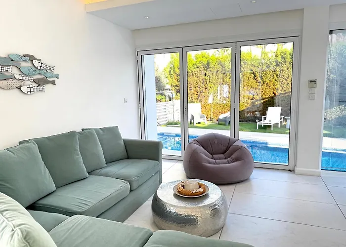 Sunset Family W Heated Pool - 1min Walk To Protaras