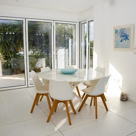 Sunset Family Villa, 1-min Walk To