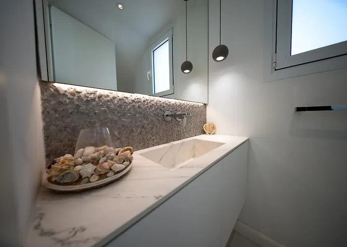 Sunset Family W Heated Pool - 1min Walk To Villa *