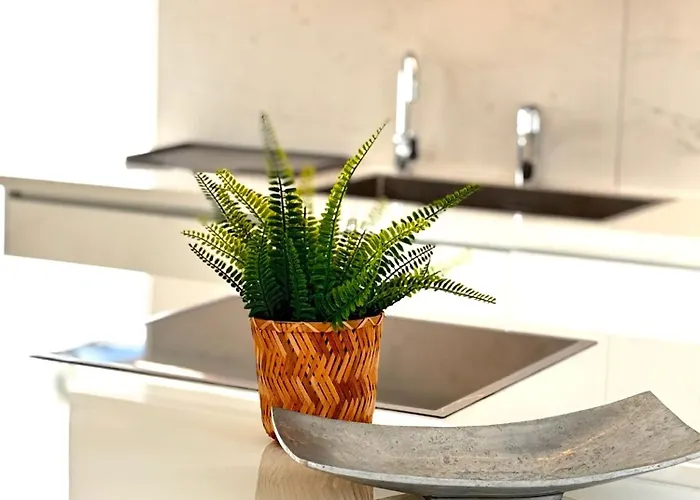 Sunset Family W Heated Pool - 1min Walk To *