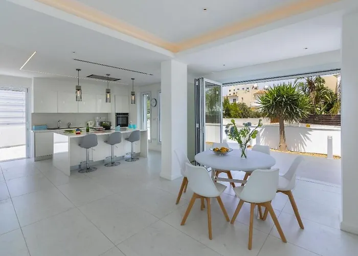 Villa Sunset Family W Heated Pool - 1min Walk To