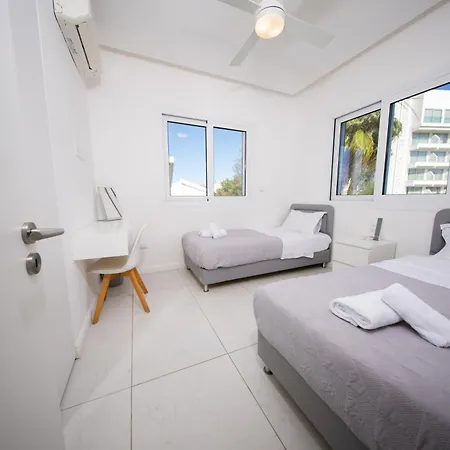 Villa Sunset Family W Heated Pool - 1min Walk To