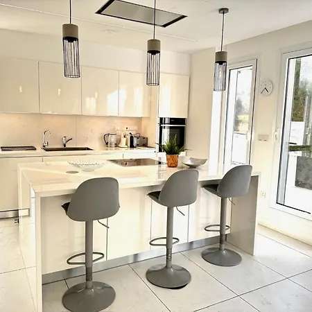 Villa Sunset Family W Heated Pool - 1min Walk To Protaras