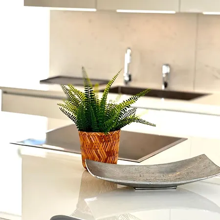 Sunset Family W Heated Pool - 1min Walk To *