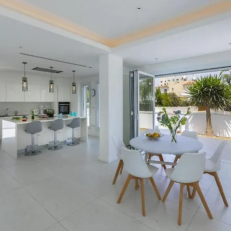 וילה Sunset Family W Heated Pool - 1min Walk To