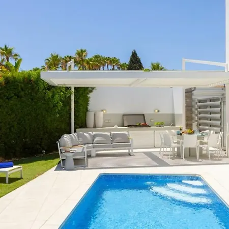 Sunset Family W Heated Pool - 1min Walk To بروتاراس